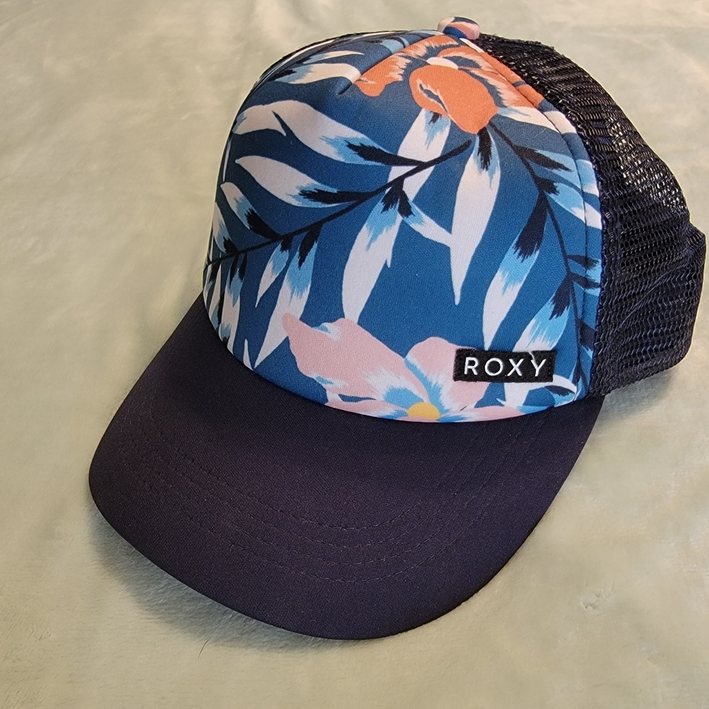 Roxy snapback hat